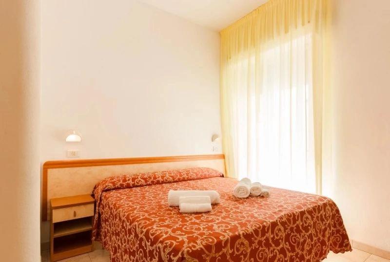 Hotel Ivana Misano Adriatico Esterno foto