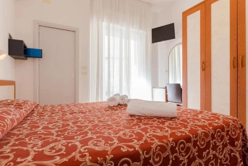 Hotel Ivana Misano Adriatico Esterno foto