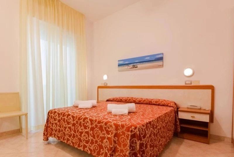 Hotel Ivana Misano Adriatico Esterno foto