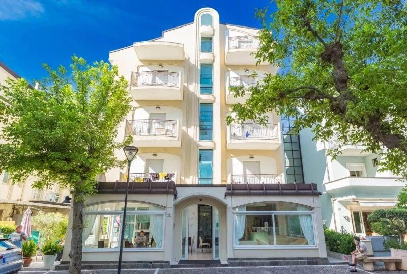 Hotel Ivana Misano Adriatico Esterno foto
