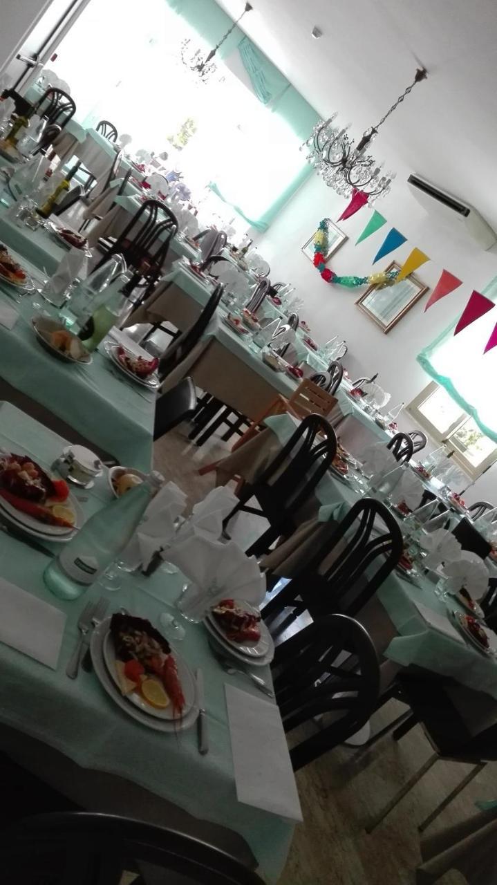 Hotel Ivana Misano Adriatico Esterno foto